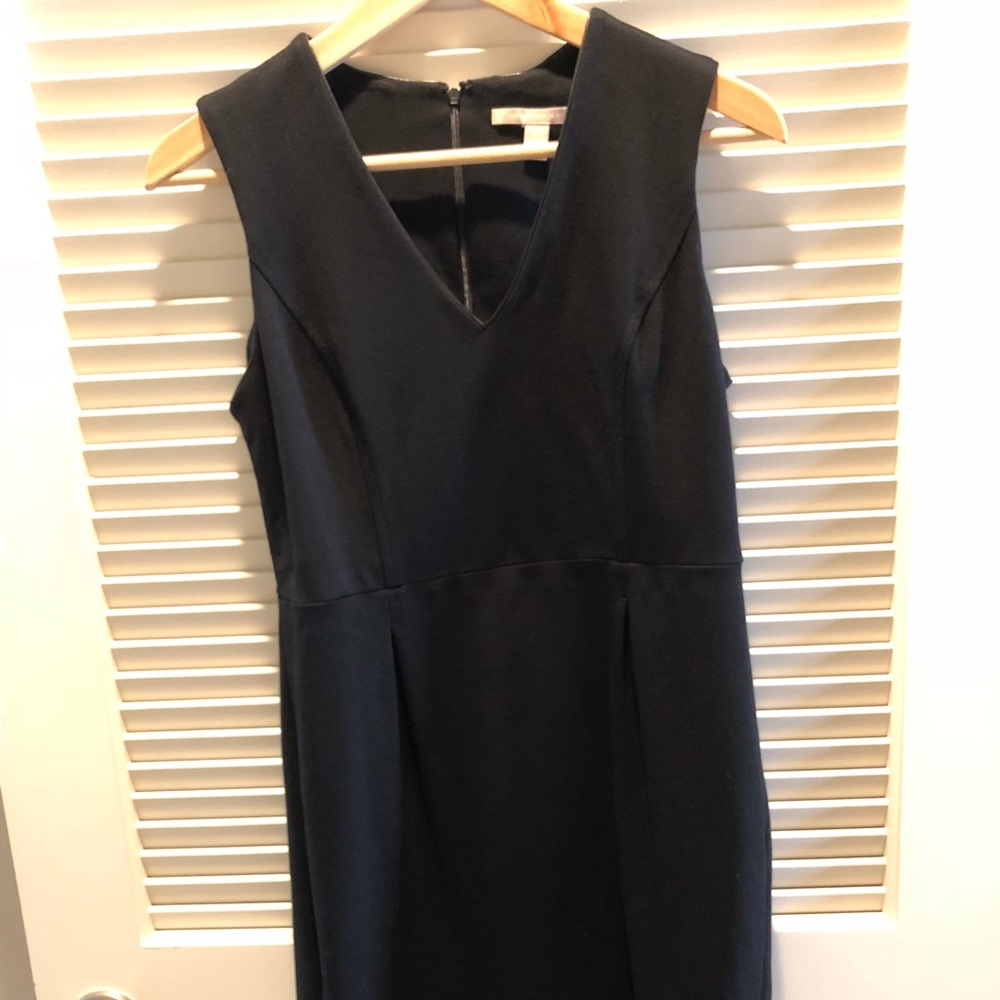 Banana Republic Women's Black V-neck
